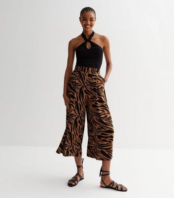 Petite Black Tropical Print Satin Wide Leg Trousers | New Look