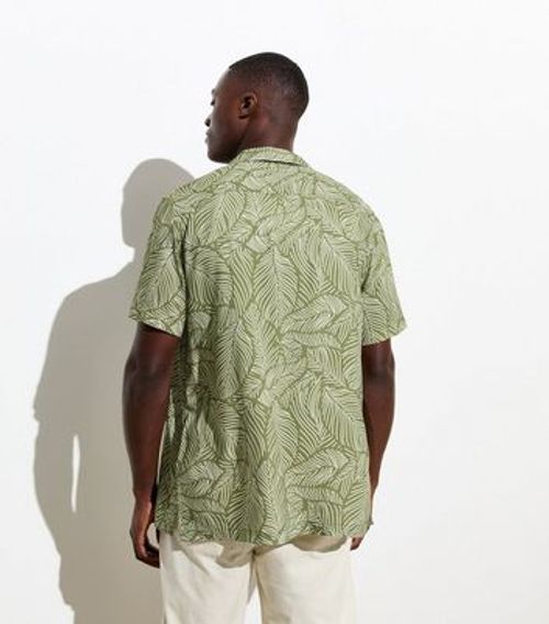 Men's Olive Leaf Print Short...