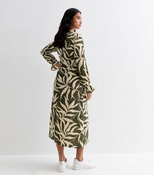 Petite Green Leaf Print V...