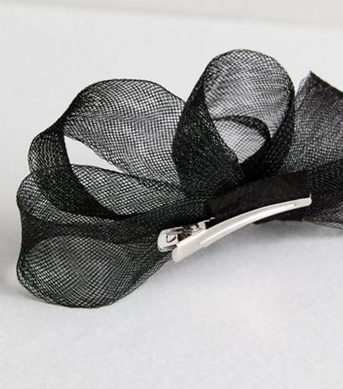 Black Mesh Clip Fascinator...