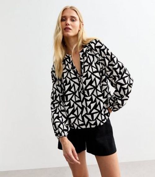 Black Triangle Print Long...