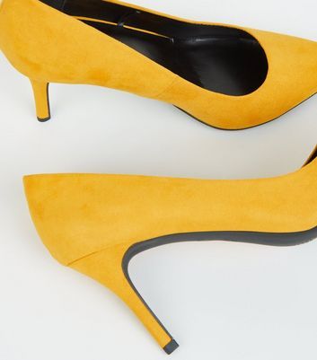 mustard court shoes