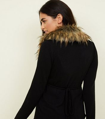 Cameo Rose Black Faux Fur Collar 