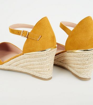 Yellow wedges new on sale look