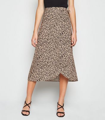 new look wrap skirt in leopard print