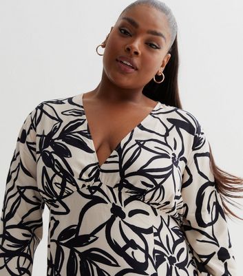 Curves White Floral Kimono Maxi Dress New Look | £16.00 | Grazia