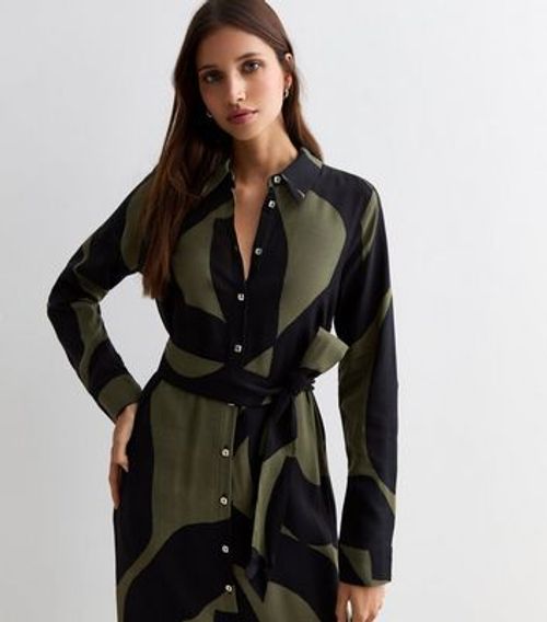 Green Wave Print Belted Midi...