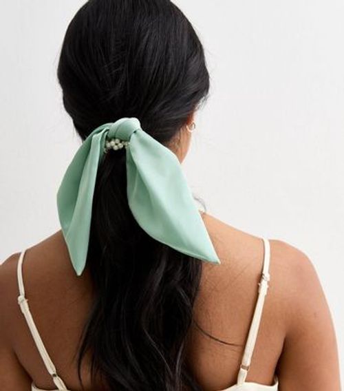 Mint Green Faux Pearl Bow...