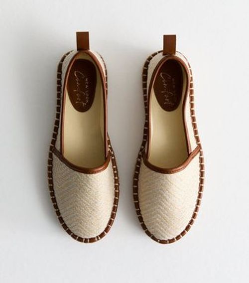 Tan Raffia Closed Toe...