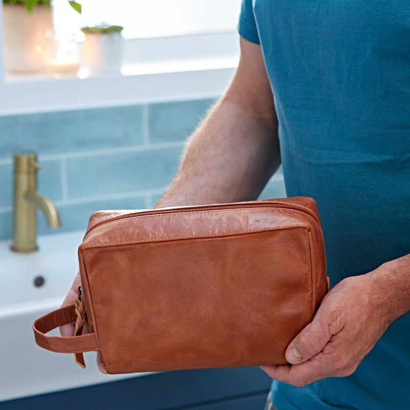 Paper High Leather Wash Bag...