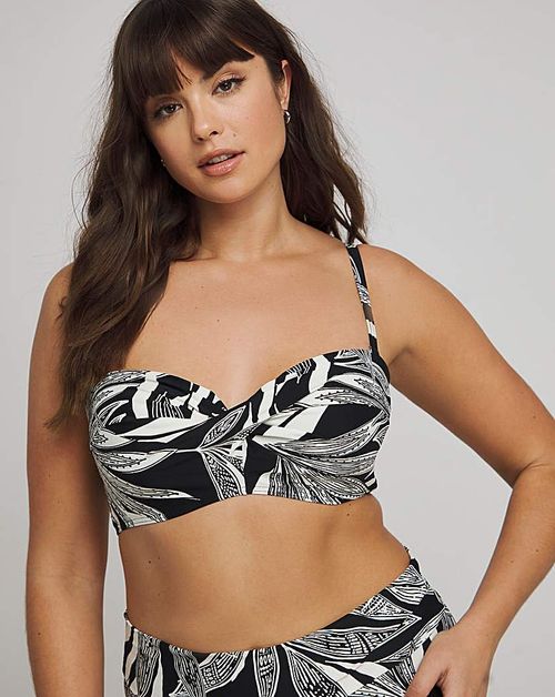 MAGISCULPT Twist Front Bikini Top