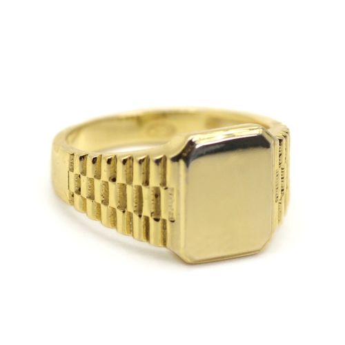 Men Signet Yellow Solid Gold...