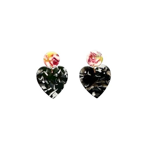 Women's Black Heart Earrings...