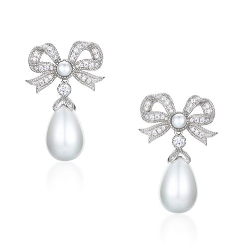 Women's Queen Bow & Pearl...