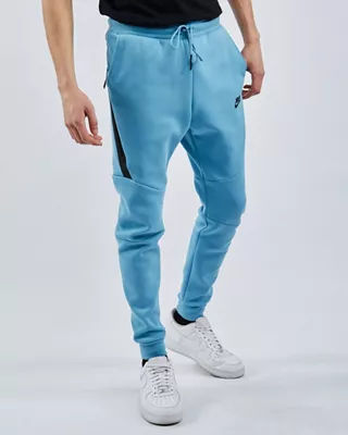 nike tech fleece joggers foot locker