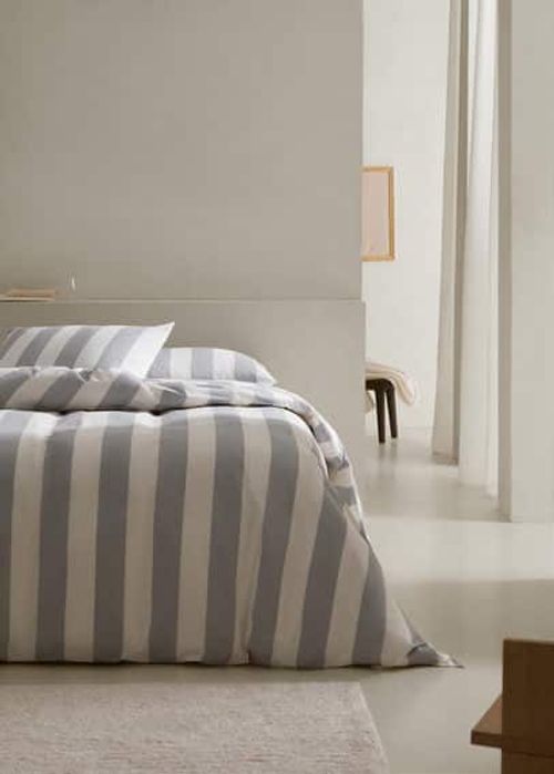 Contrast striped cotton duvet...