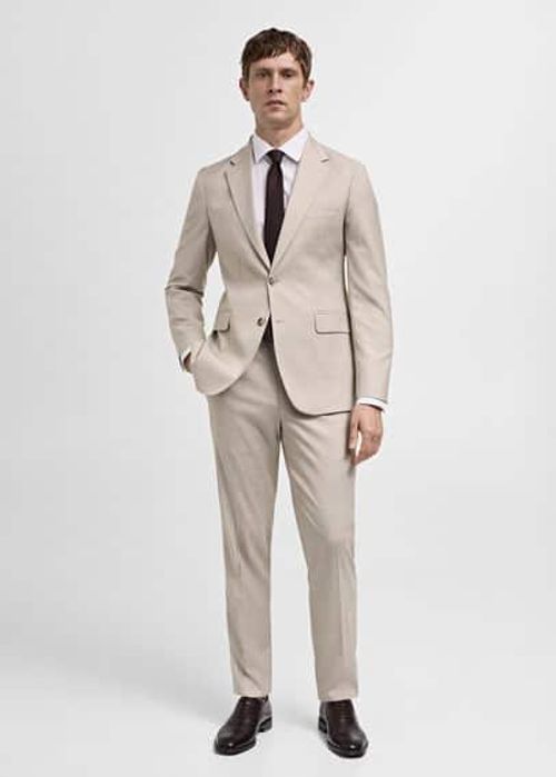 Stretch fabric slim-fit suit...