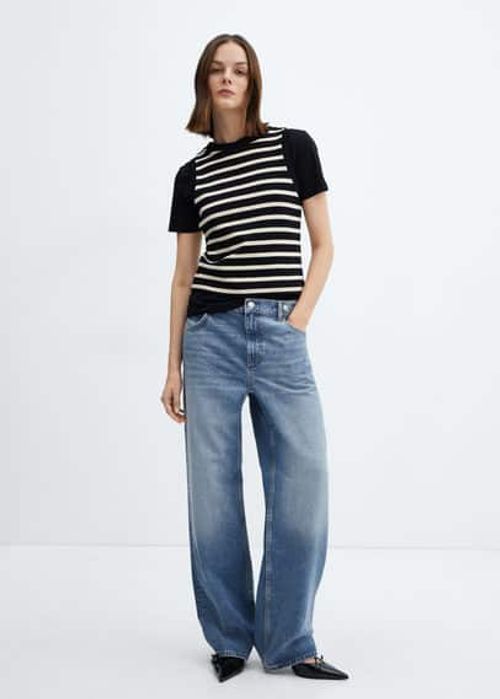 Loose mid-rise wideleg jeans...