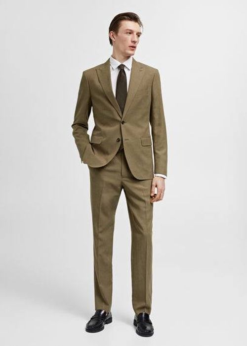 Slim-fit pleated suit...