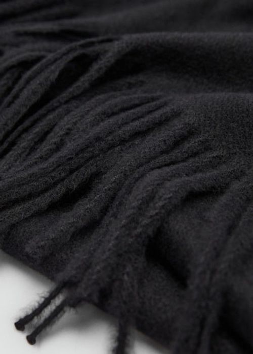 Fringed edge scarf black -...