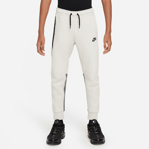 Nike Sportswear Tech Fleece...