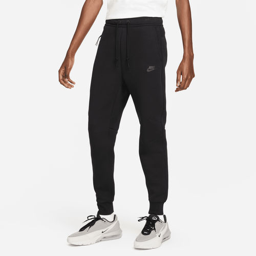 Nike Sportswear Tech Fleece...