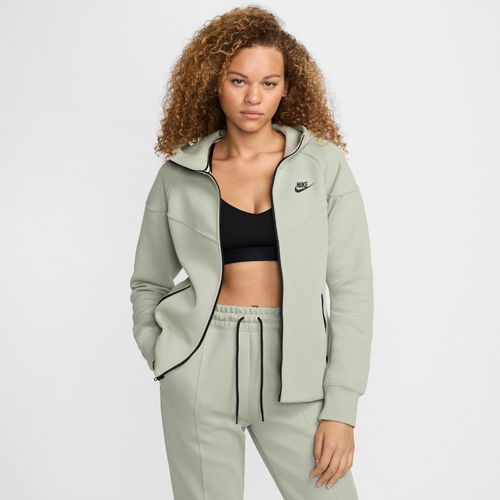 Nike Sportswear Tech Fleece...