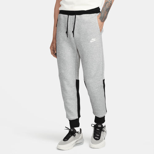 Nike Sportswear Tech Fleece...