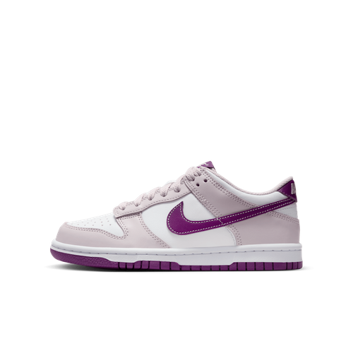 Nike Dunk Low Older Kids'...