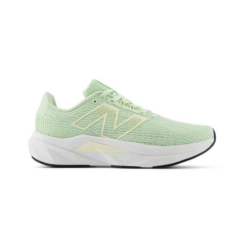 New Balance FuelCell Propel...