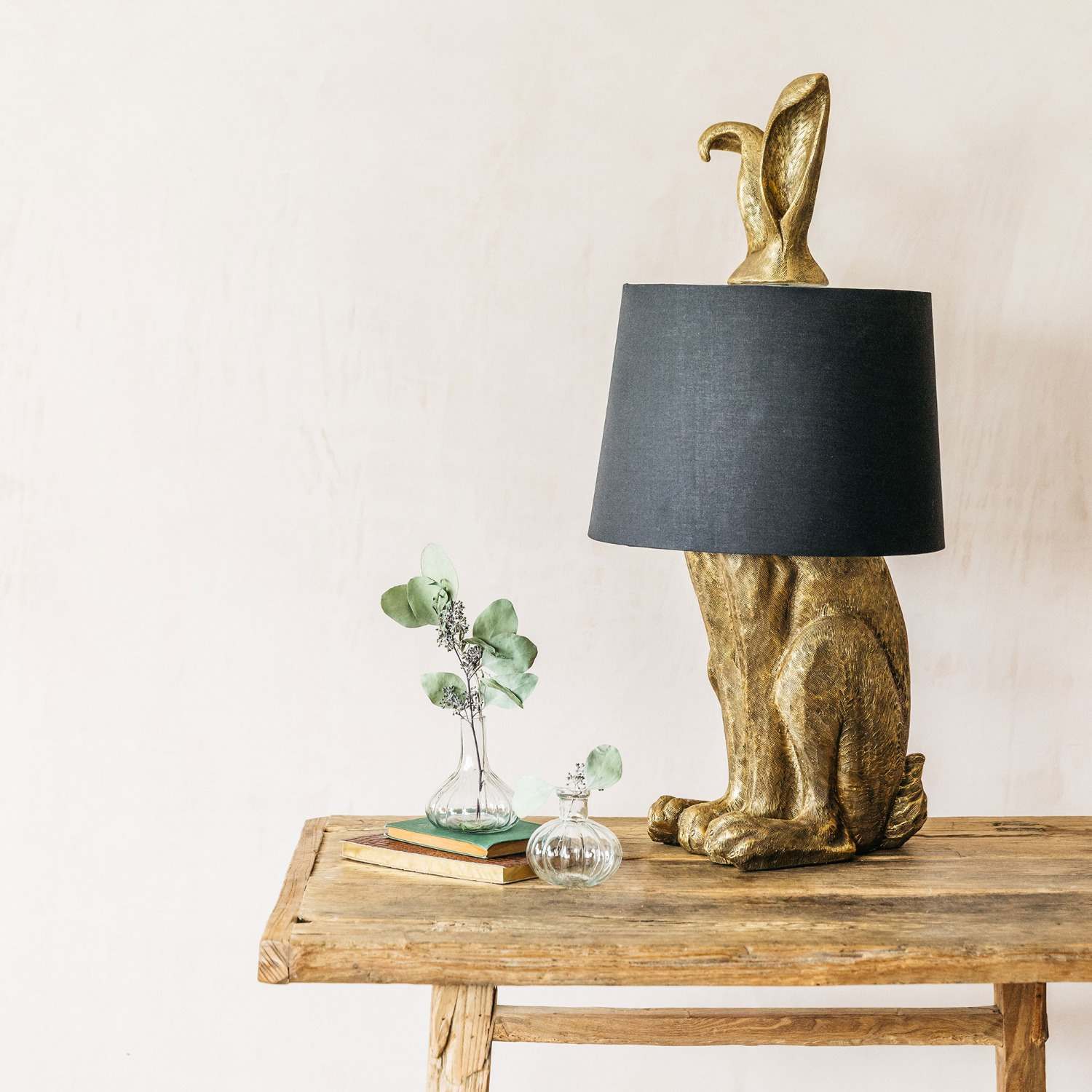 hare table lamp