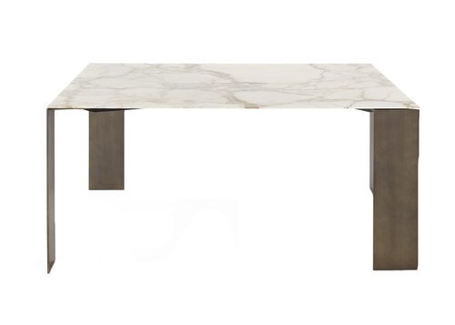 Amura Exilis Dining Table