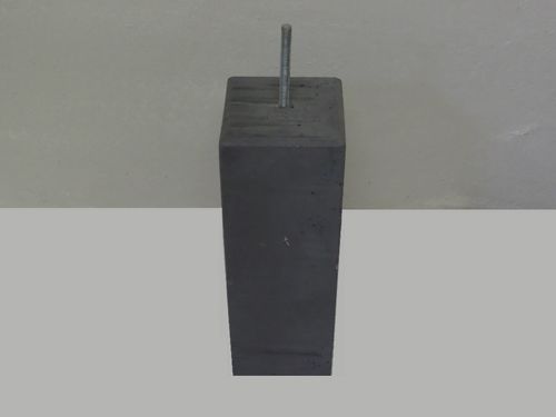 Betonsockel hohes Modell mit...