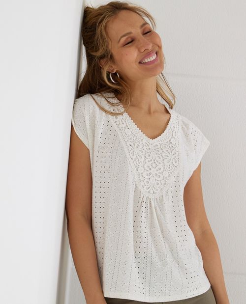 T-Shirt in Creme mit Spitze