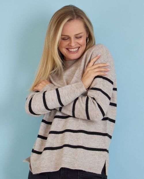 Gestreifter Pullover mit...