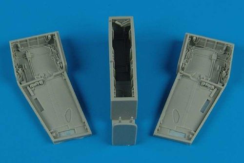 F-5E Tiger II - Wheel bay...