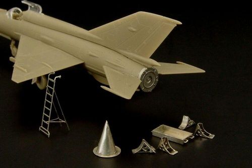 MIG-21 maintenance...