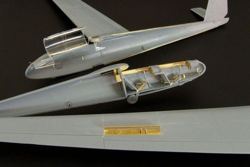 Let L-13 Blanik glider...