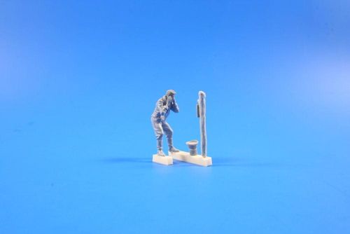 Wehrmacht Soldier Shaving (1...