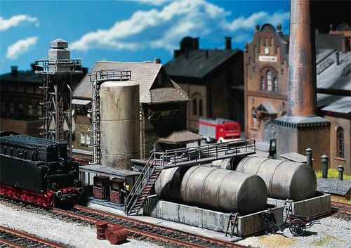 Öllager mit Dieseltankstelle...