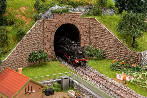 2 Tunnelportale, 1-gleisig