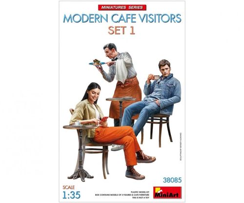 Kellner und Café Besucher [3...
