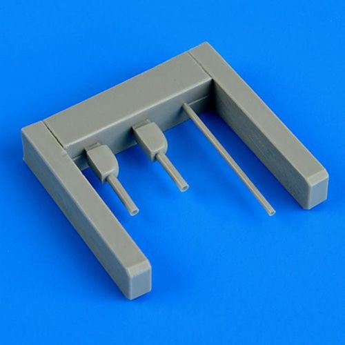 I-16 - Gun barrels and pitot...
