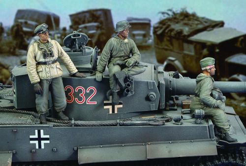 German crew Tiger I - Eastern...