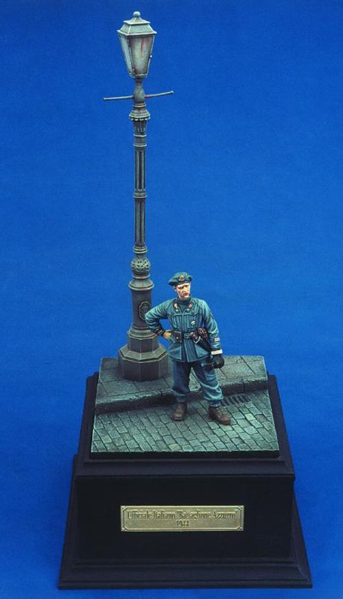 Italian Officer Btg. Azzurro...