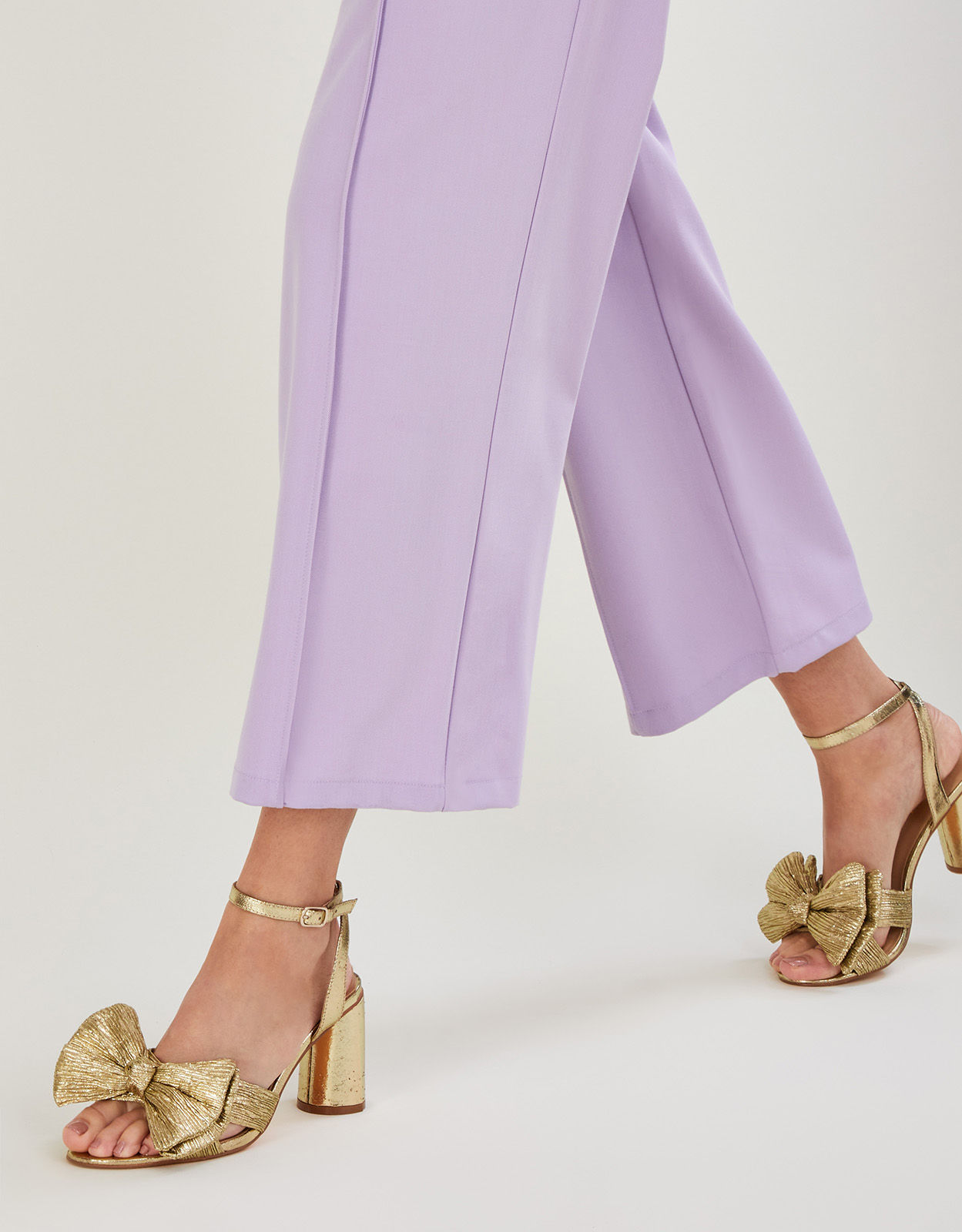 Laurel pearl low store block heel sandals