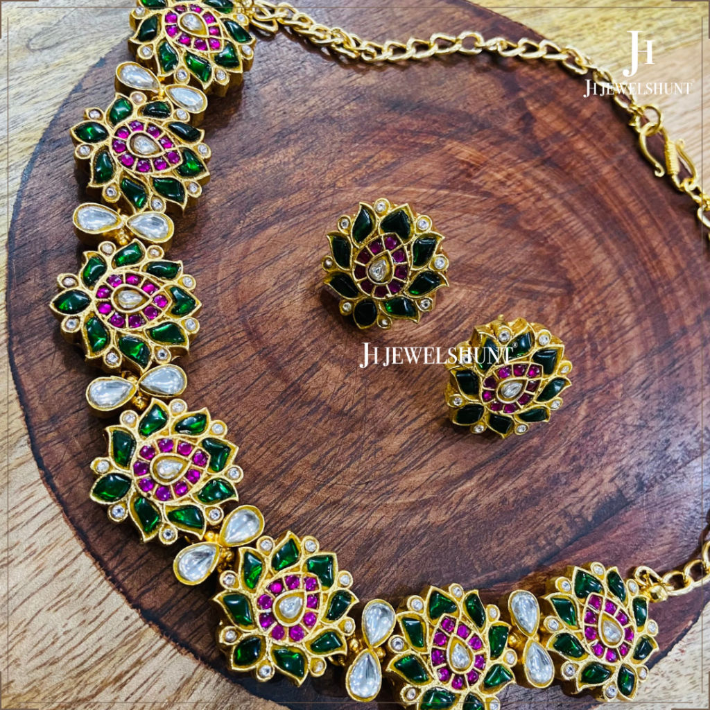 Exclusive Emerald Green Lotus Necklace With Lotus Earrings - Image 2