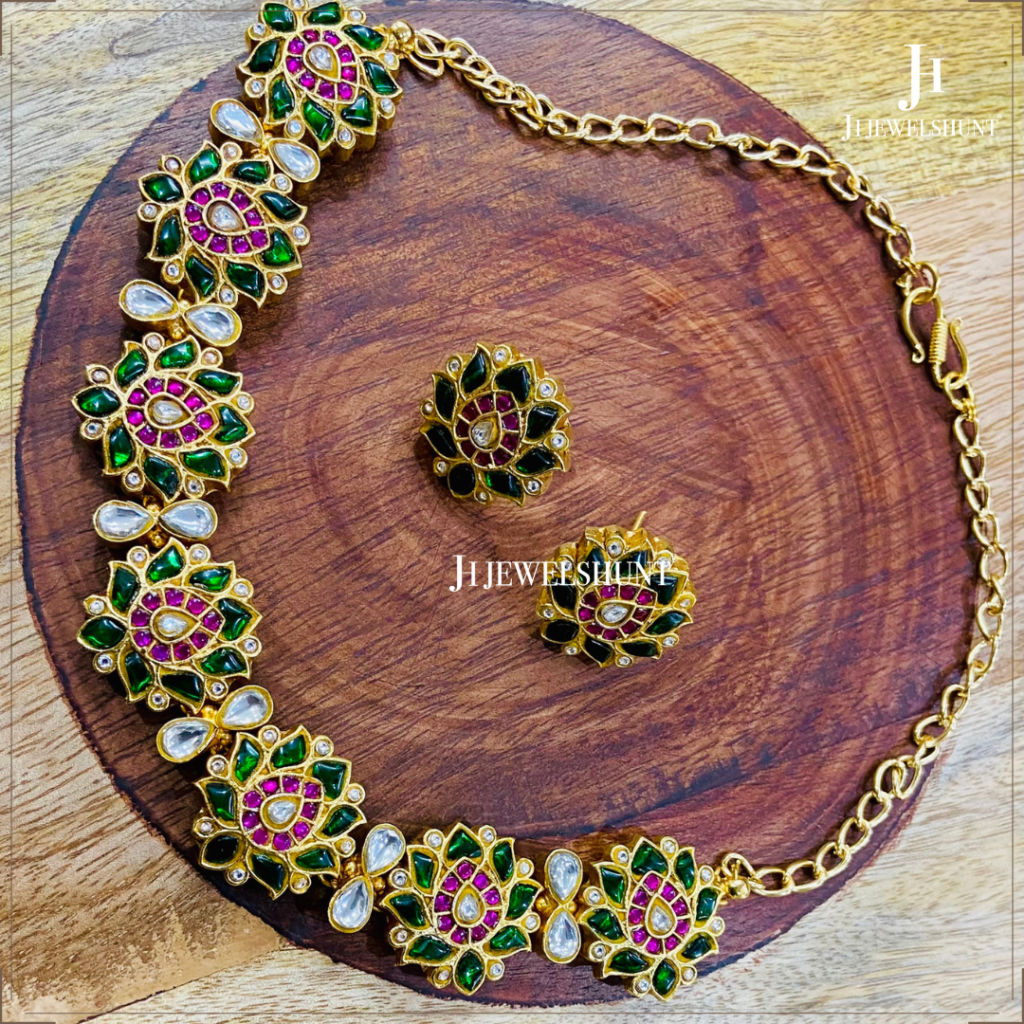 Exclusive Emerald Green Lotus Necklace With Lotus Earrings