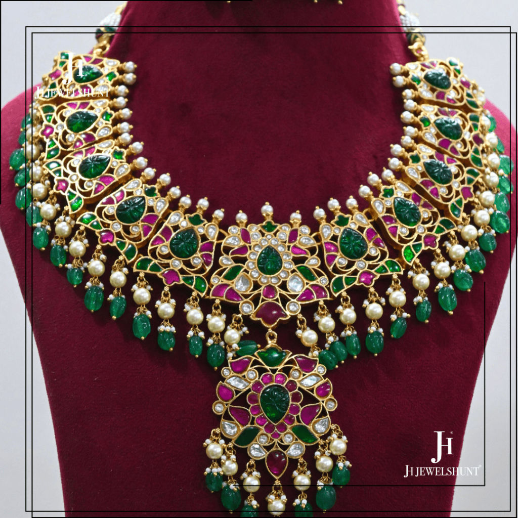 Exclusive Kundan Jadau emerald carving stones Bridal Necklace with earrings - Image 2