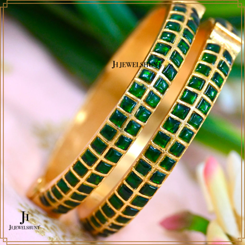 Exclusive Emerald Green Kundan Jadau Bangles - Image 2